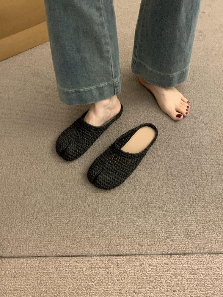 

Late evening wind split-toed Birkenstocks women s outer wear 2025 new summer one-pedal bag head half-drag single shoes 35