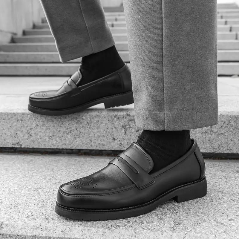 Fashion Size 38-46 Vintage Men Loafers Black Brown Men Comfortable Fashionable Small Leather Shoes American Banquet Business Dress Shoes