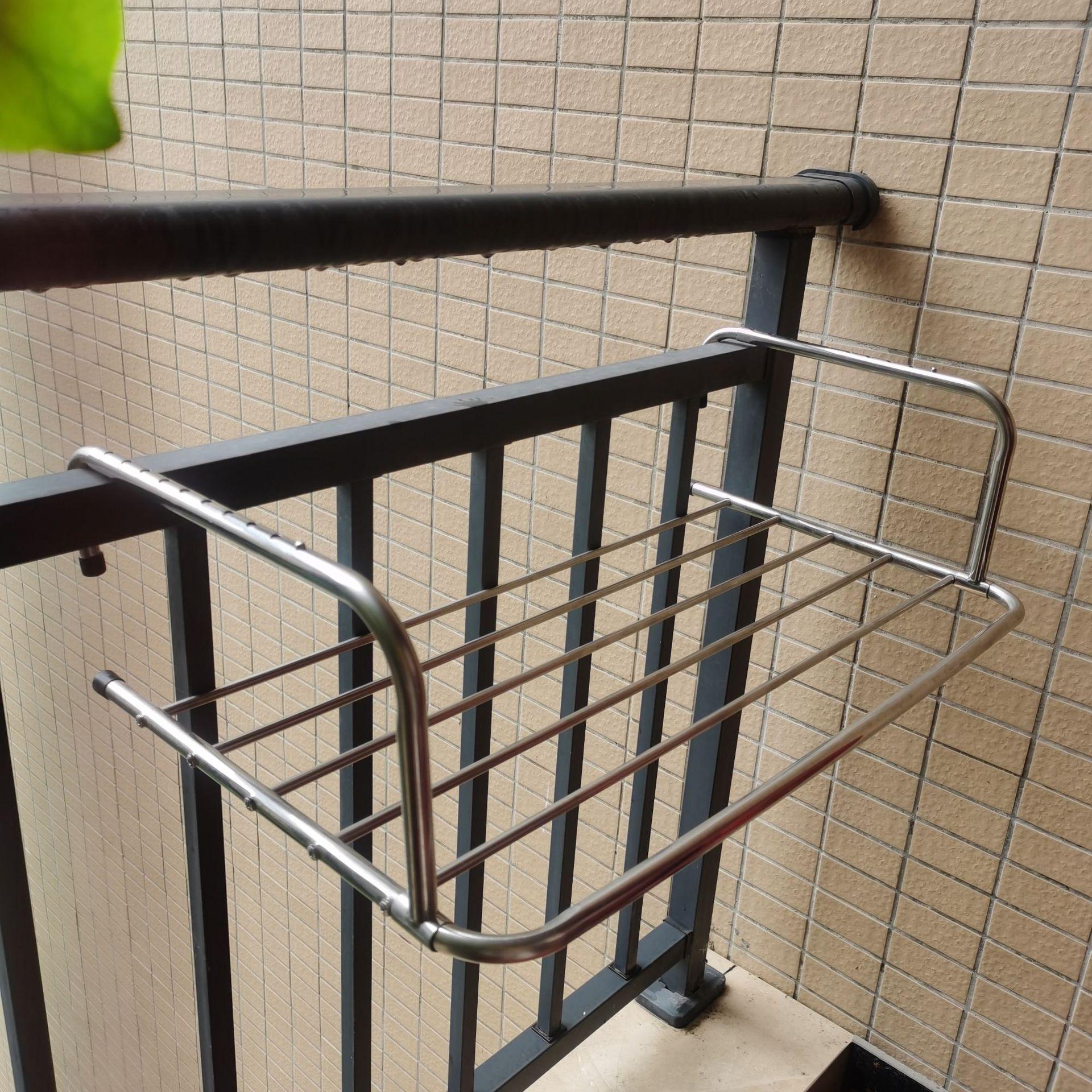 

Retractable Stainless Steel Outdoor Clothes and Shoe Drying Rack for Balcony and Radiator
