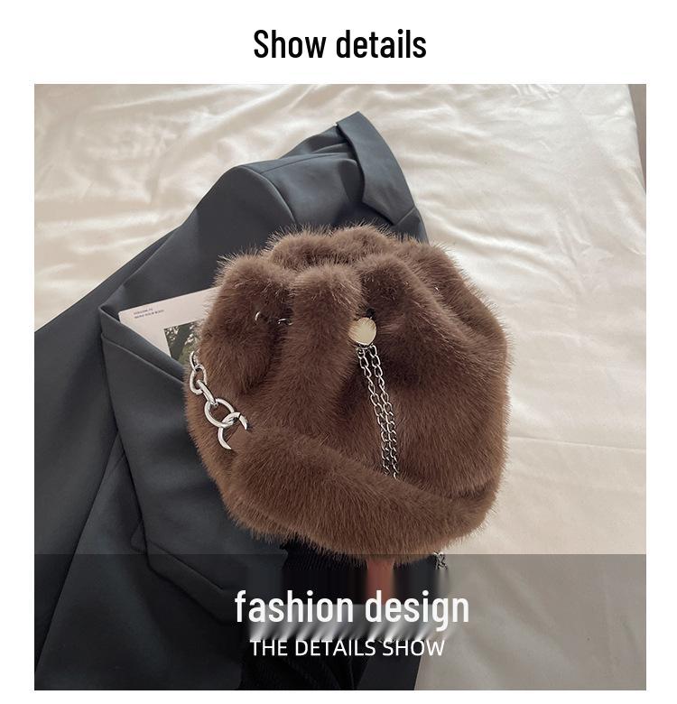 Plüschige Schulter- und Umhängetasche für Damen - Modische, vielseitige, trendige Bucket-Handtasche (Kollektion 2025)