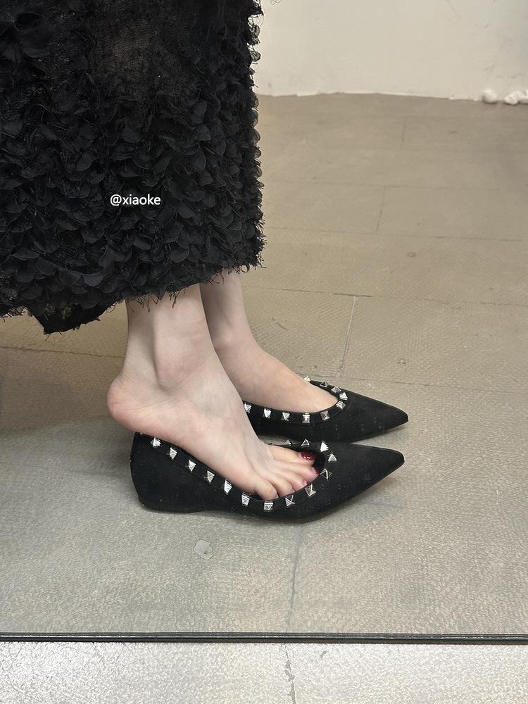 Inner Height Increase Pointed Rivets Single Shoes Women's Shoes Spring and Autumn 2025 New Summer French Temperament Grandma Shoes Ladyshoes