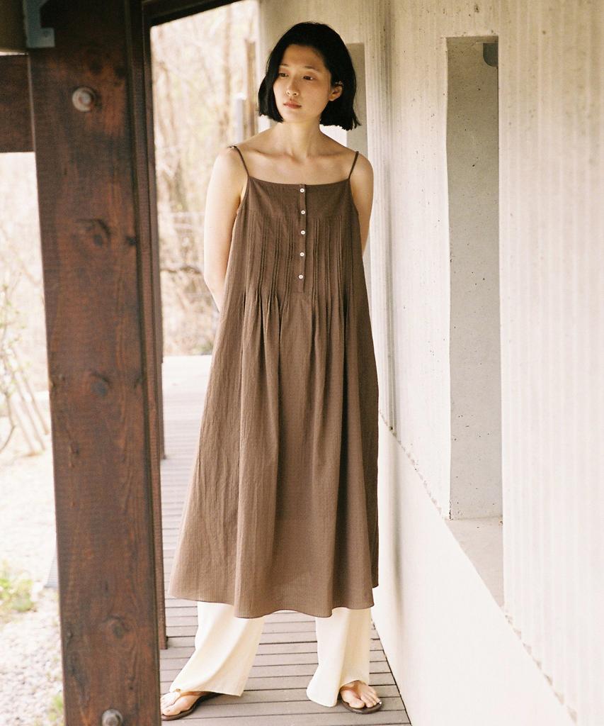 Step Around Pintuck Button Slip Dress_Brown