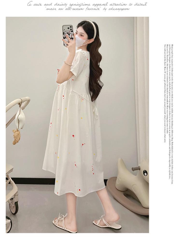 2026 Summer White Short Sleeve Maternity Wear: Simple, Loose, and Slimming Design