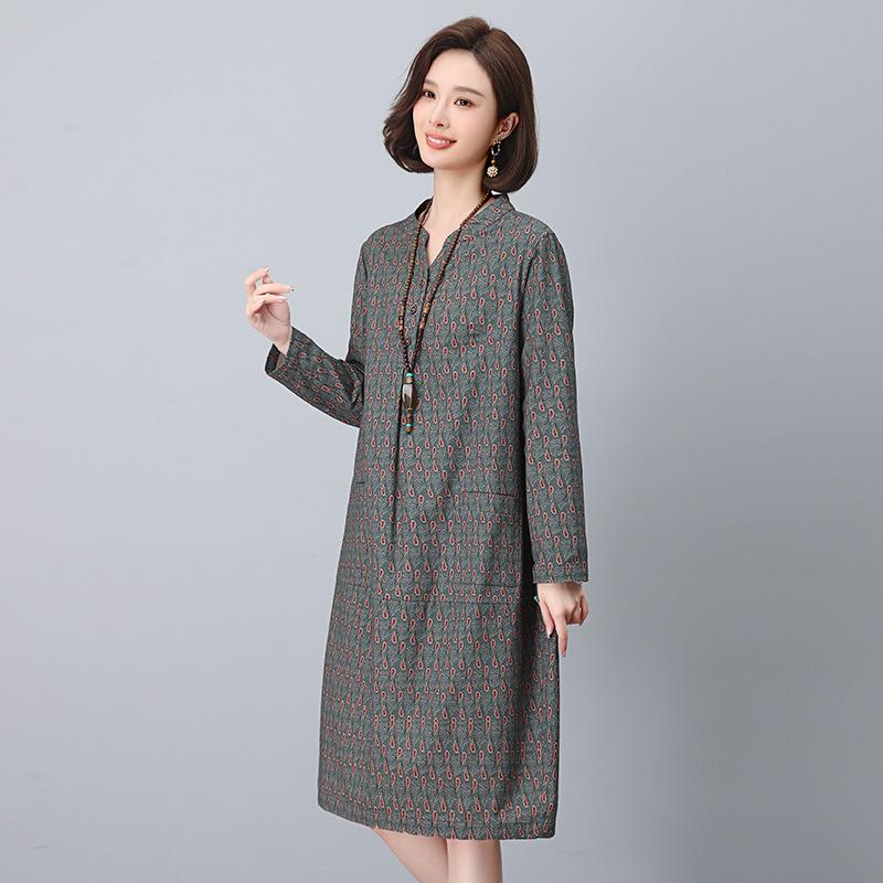 2025 New Style V-Neck Printed Dress for Women - Age-Reducing, Belly-Covering, Loose Casual Wear for Middle-Aged Moms in Spring & Autumn