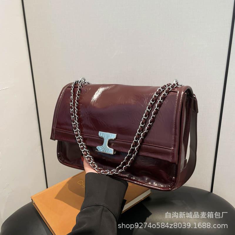 

Высококачественная текстура, модная ретро-цепочка, маленькая сумка, женская, 2025, новая, трендовая, темпераментная сумка под мышкой, маленькая сумка через плечо с ароматом бордовый