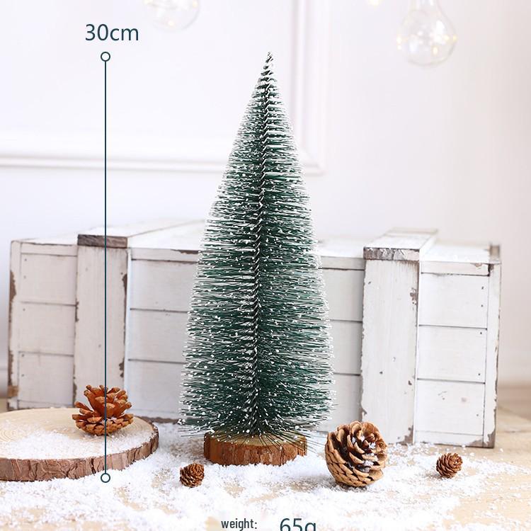 Creative Christmas Tree Decor: Wooden House Ornaments & Family Pendants