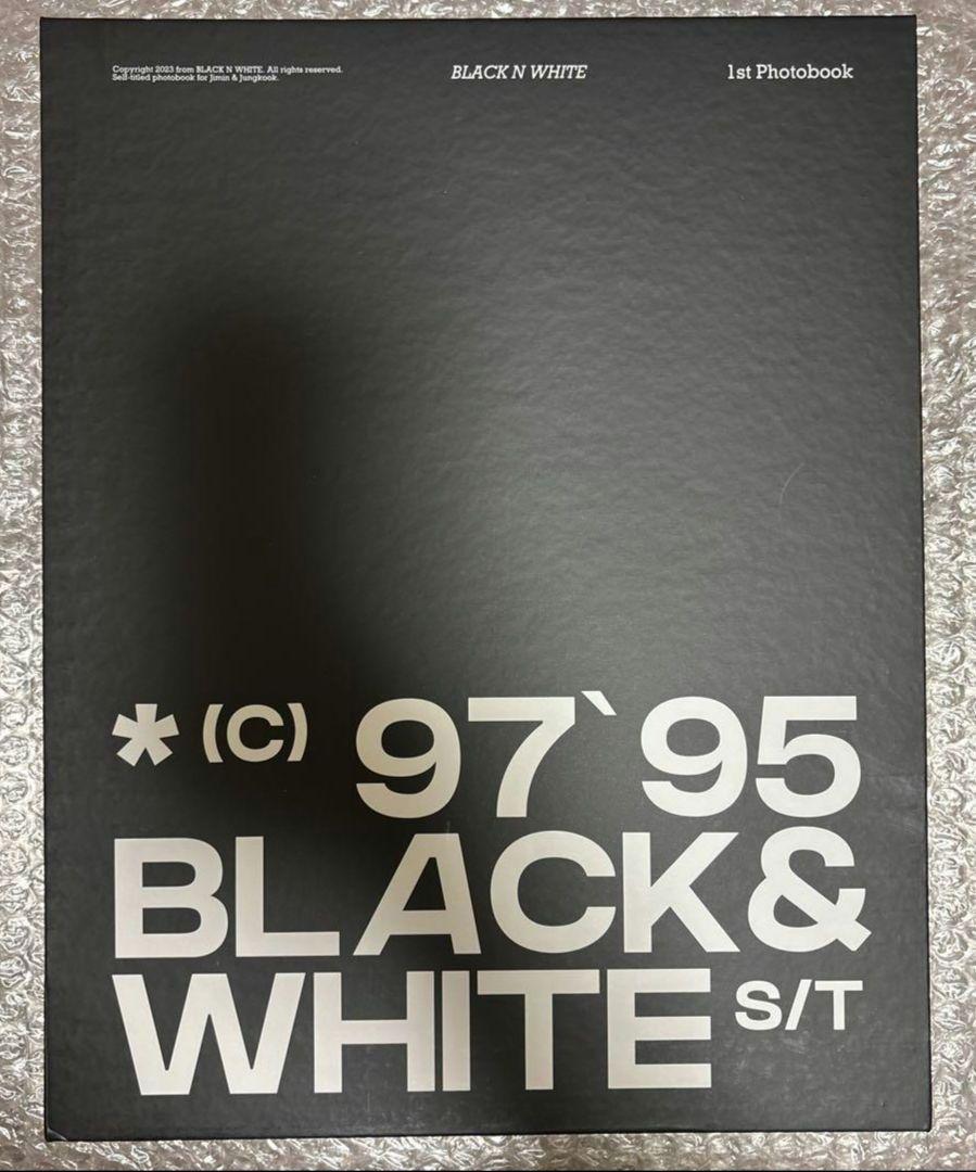 

[USED] BTS Master BLACK&WHITE Photobook
