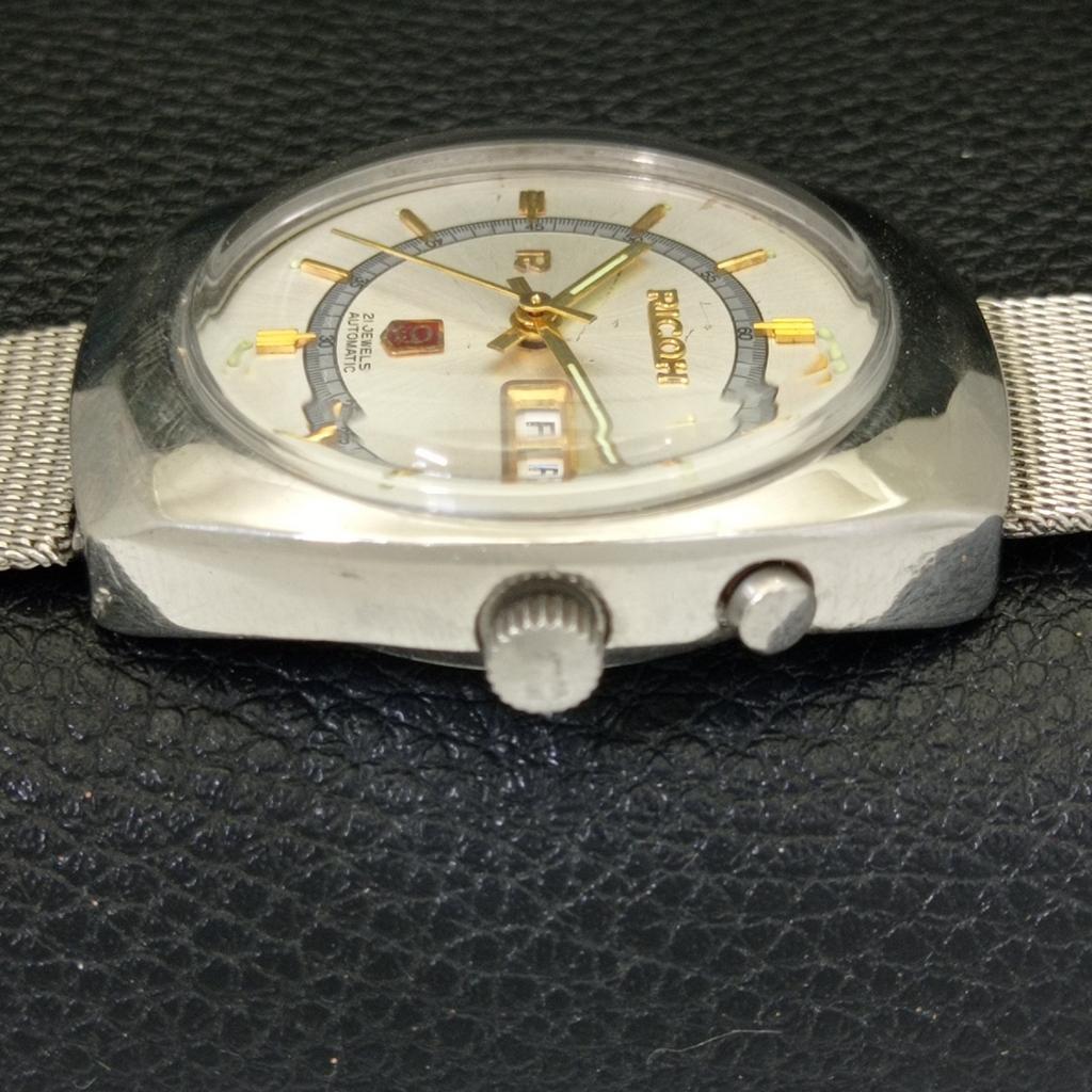 Ricoh R31 AUTOMATIC VINTAGE JAPAN MENS SILVER COLOR DIAL WATCH A701950-5 R207-a701950