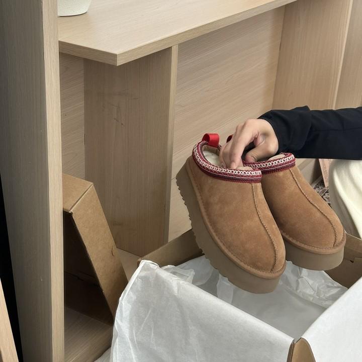 2025 Ethnic Style Snow Boots Leather & Fur Winter One-Piece Thick Sole Non-Slip Flat Furry Cotton Shoes