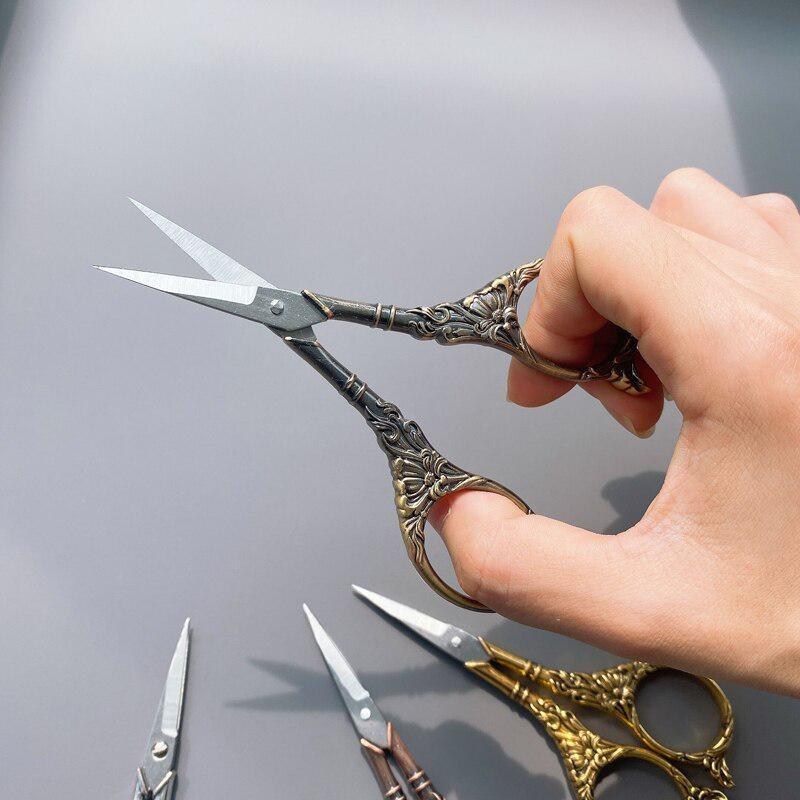1Pc European Sewing Vintage Scissors Vintage Embroidery Retro Dressmaker Shears Scissors Fabric Tool Needlework Tailor Shears