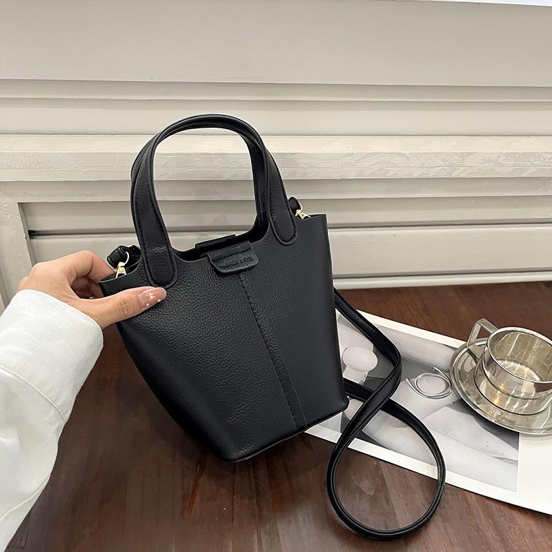 New retro 2025 new Korean version soft texture shoulder portable bucket bag solid color portable casual messenger bag