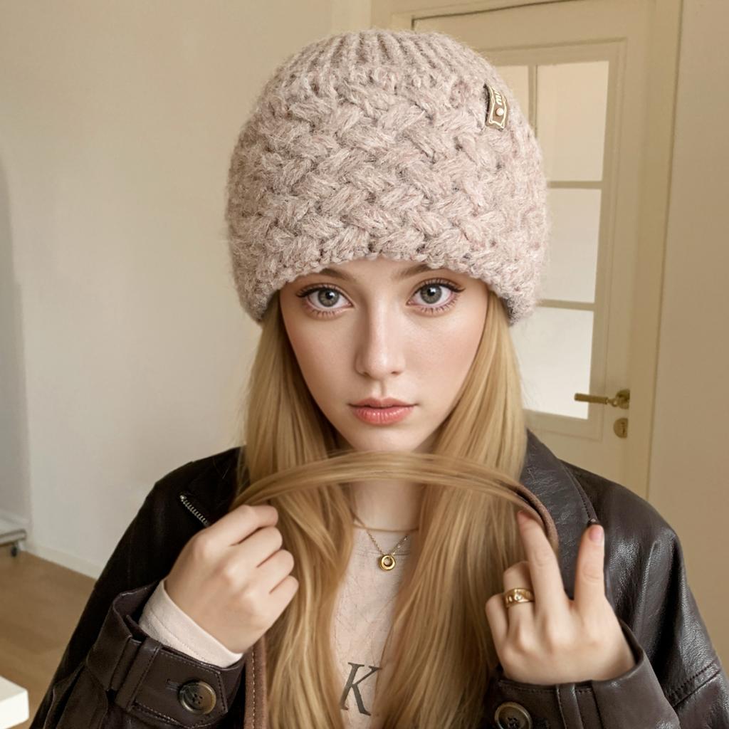 Nová dámská plyšová teplá čepice z umělé kožešiny, trendy pletená čepice, módní dámská elegantní zimní čepice