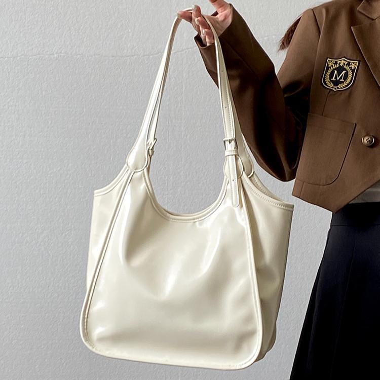 IELGY All-Match Commuter Beige Large-Capacity Portable Shoulder Bag