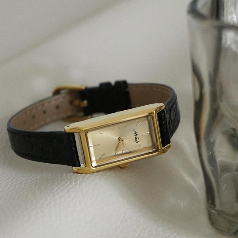 New women's watch, elegant and understated luxury, high-end rectangular original minimalist wristwatch, perfect as a gift.
