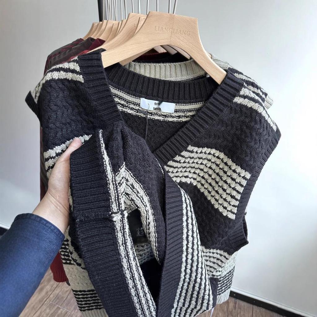 Xiao Wang's Winter Korean Style Plus Size V-Neck Striped Sweater Vest