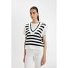 Gestreifter Strickpullover aus Selanik-Stoff mit V-Ausschnitt und normaler Passform C2658ax24au