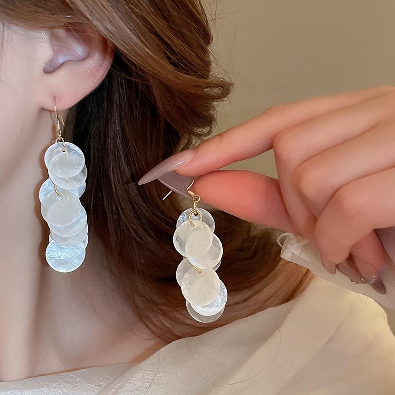 Boho náušnice s třásněmi z peří: Unikátní tkané dlouhé visací doplňky pro ženy