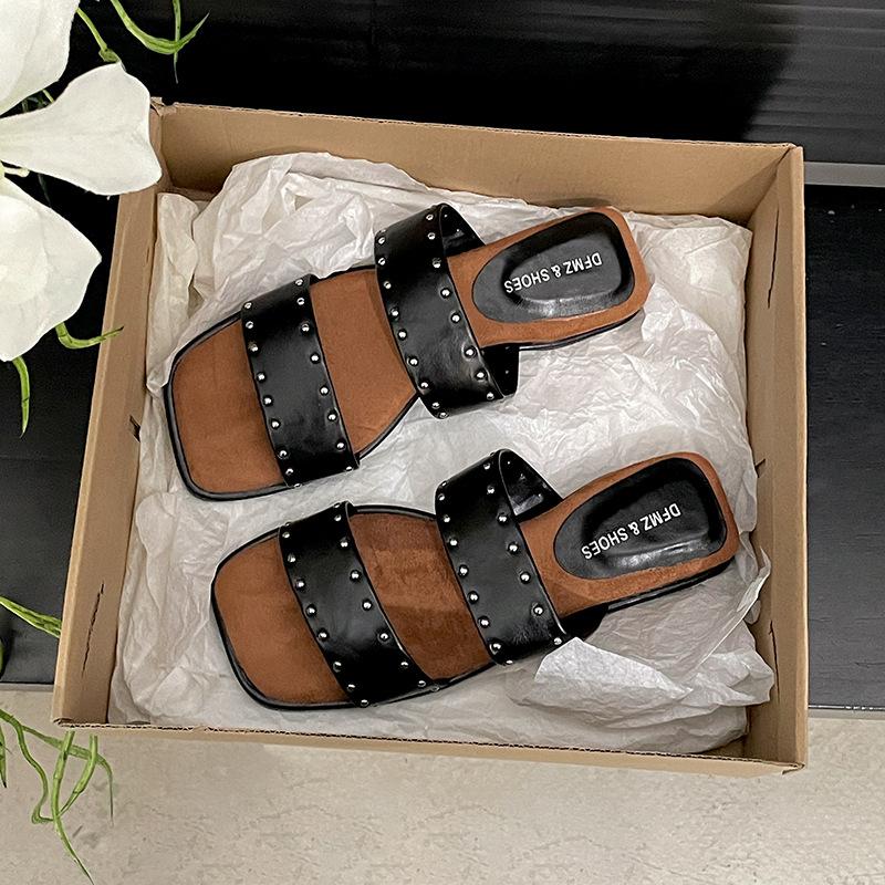 South In the South Black Retro Non-slip One-word Flat-bottomed Slippers for Women's Summer Wear 2025 New Square Head Cool Slippers