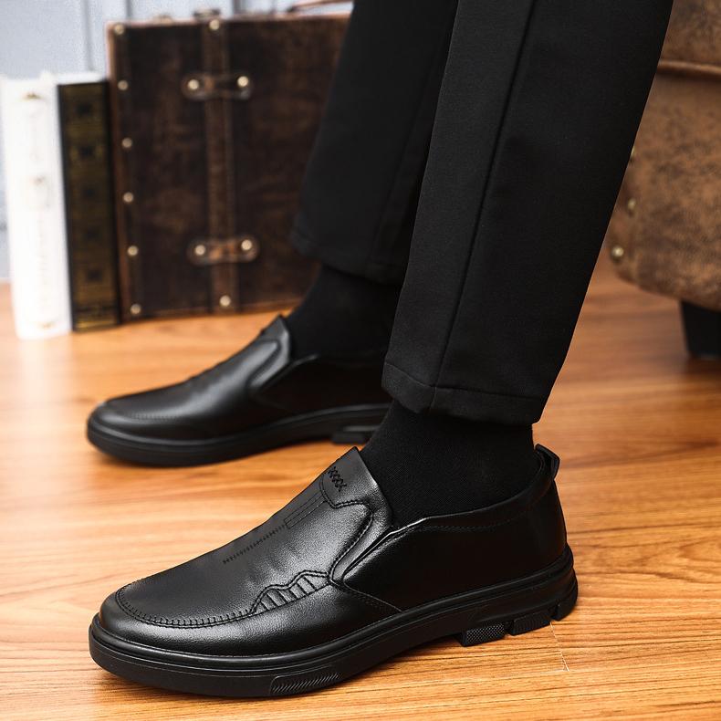 

Новые весенние мужские повседневные кожаные туфли. Удобная и дышащая обувь. Кожаные туфли. Однотонные мужские свадебные туфли в британском стиле. 44 чёрный