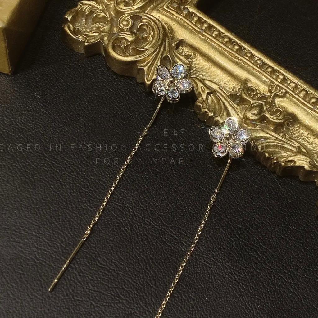 Eingelegter Zirkon Blume Ohrhaken Kristall Blumenform Goldenes Einzigartiges Design Quastenohrringe Hochzeitsschmuck Geburtstagsgeschenk