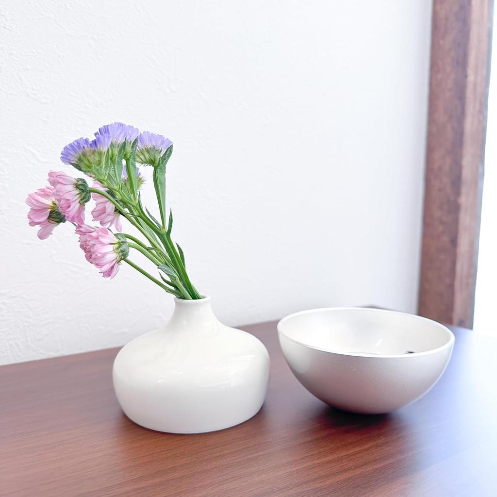 [Modernes buddhistisches Altarset] Chering 3-teiliges Set: Blumenvase, Räuchergefäß und Kerzenhalter  Messing, Edelstahl und Keramik  Passend für Einzel