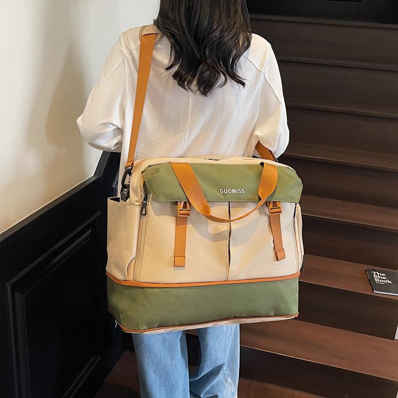 Large Capacity Travel Duffel Bag with Multiple Pockets Foldable Design Casual Weekend Carry On Bag