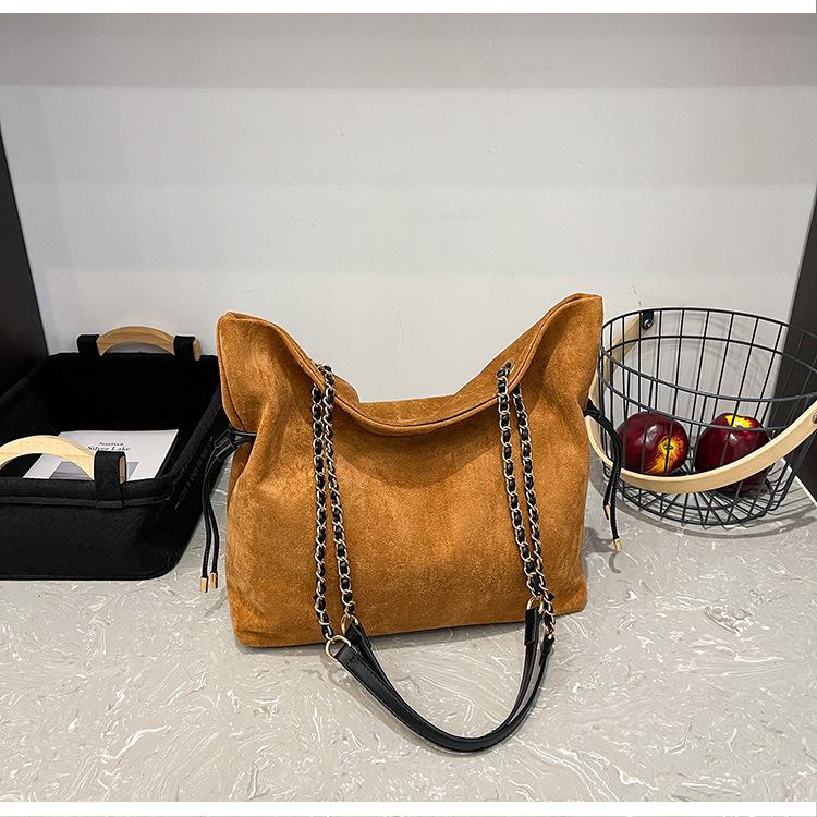 Bag Women's Retro Autumn and Winter Suede Chain Drawstring Tote Bag Trendy Fashion Commuter Bag Simple Crossbody Bag