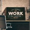Je härter du arbeitest, desto mehr Glück hast du - Inspirierende Büro-Zitate Leinwand-Wandkunst Schwarzweiß Positive Affirmationen Wanddeko
