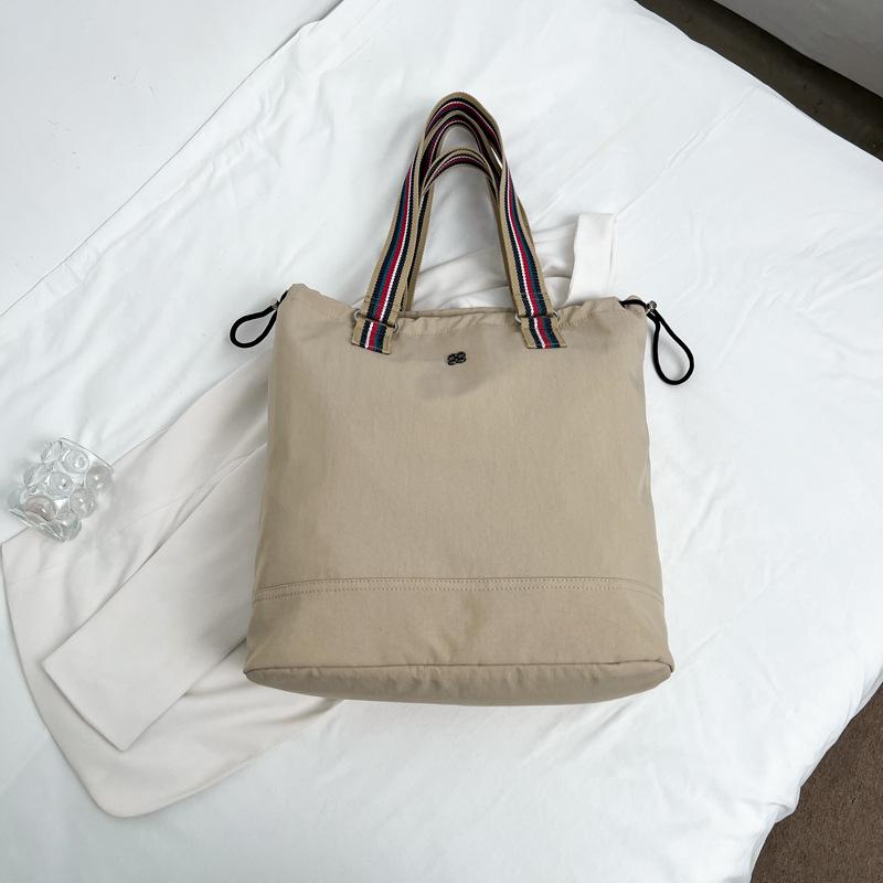 

Летняя Новая Легкая Повседневная Универсальная Сумка Большой Вместимости На Плечо Под Мышку Студенческая Классная Сумка для Поездок на Работу Женская