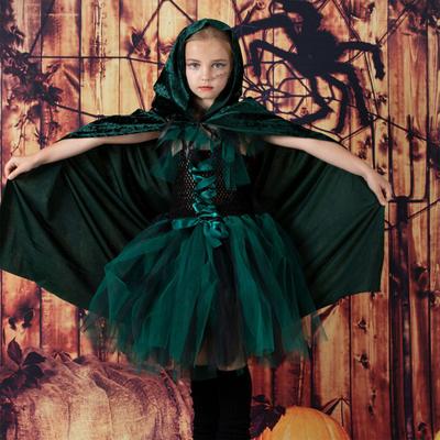 Samtumhang mit Kapuze für Halloween, Cosplay und fantasievolles Spielen. Mit Bindeverschluss. Leicht zu tragender origineller Umhang für Kinder