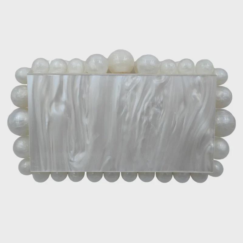 

Женская сумка через плечо из акрила и мрамора карамельного цвета - вечерний стиль белый