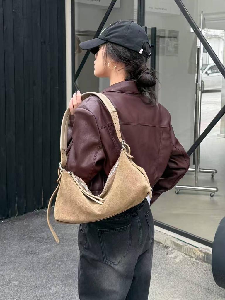 2025 New Style Cowhide Genuine Leather Underarm Bag Women's Simple Version Fashion Handheld Bag Large Capacity Single Compartment Crossbody Bag