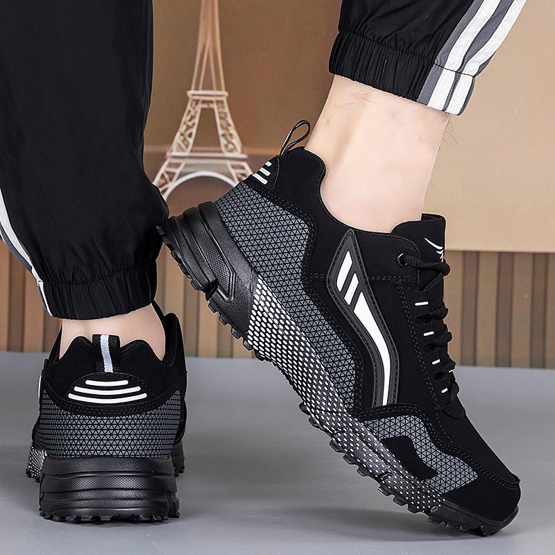 Men's plus size light casual sports shoes Four seasons new soft-sole outdoor running shoes Fashion students breathable sneakers