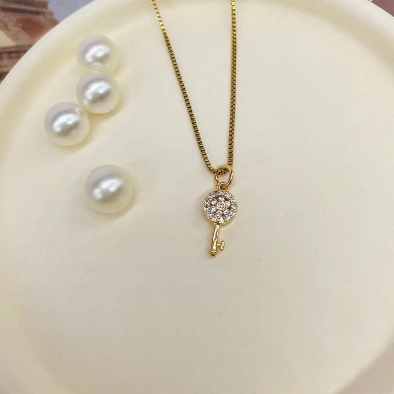 

Durable, Waterproof Women s Minimalist Clavicle Chain - Trendy Ins Style Necklace