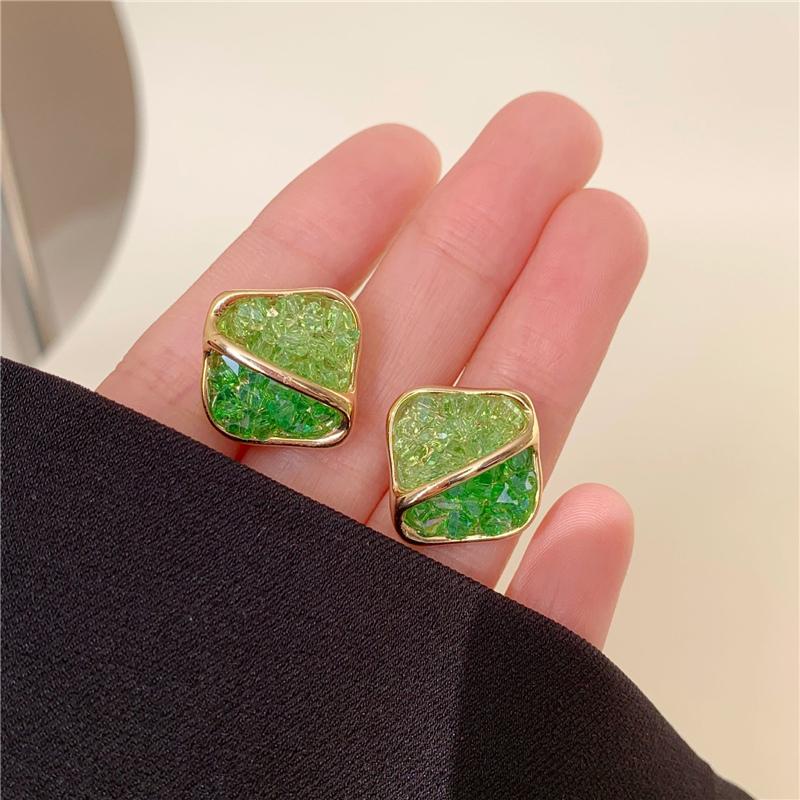 Elegant Exquisite Opal Petal Circle Stud Earrings For Woman  New Classic Jewelry Luxury Party Girl'S Unusual Accessories