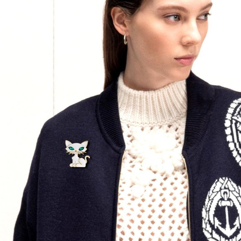 Niedliche tropfende Öl Kätzchen Brosche Weibliche Persönlichkeit Tier Ansteckblume Mode Kreativer Anstecker Anzug mit Accessoires