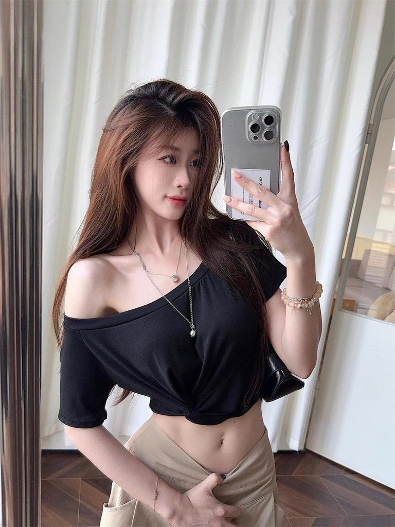 Spice girl style white kink slanted shoulder short-sleeved T-shirt summer pure desire slim-fitting off-the-shoulder niche short top women