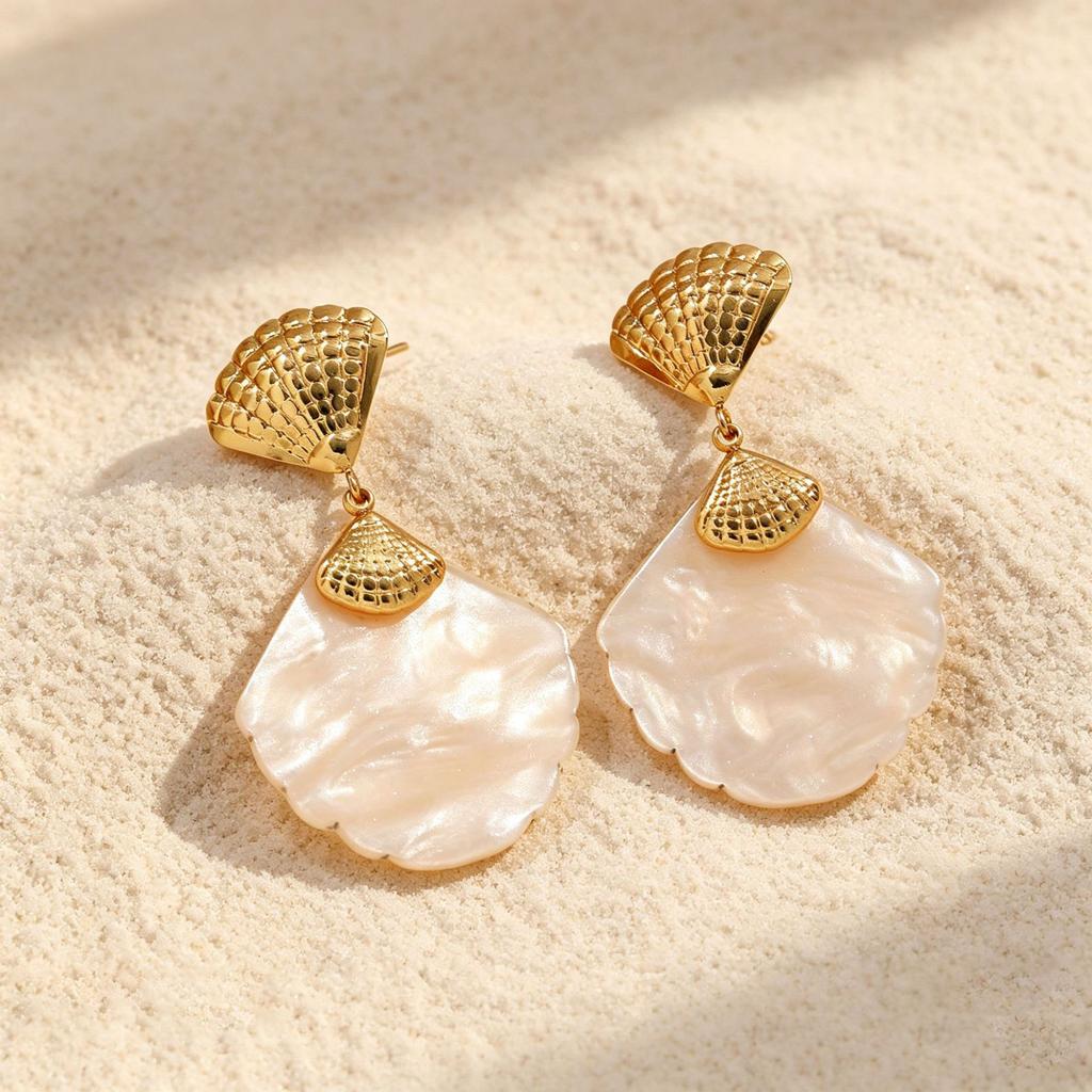 European and American Colorful Shell Earrings Fashion Exaggerated Personality Resin Stud Earrings Temperament Celebrity Style Retro Stainless Steel