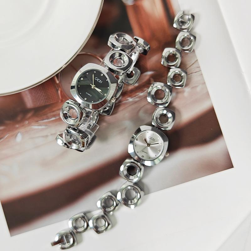 Light Luxury Niche Irregular Bracelet Watch Medieval Temperament High-End Quartz Watch