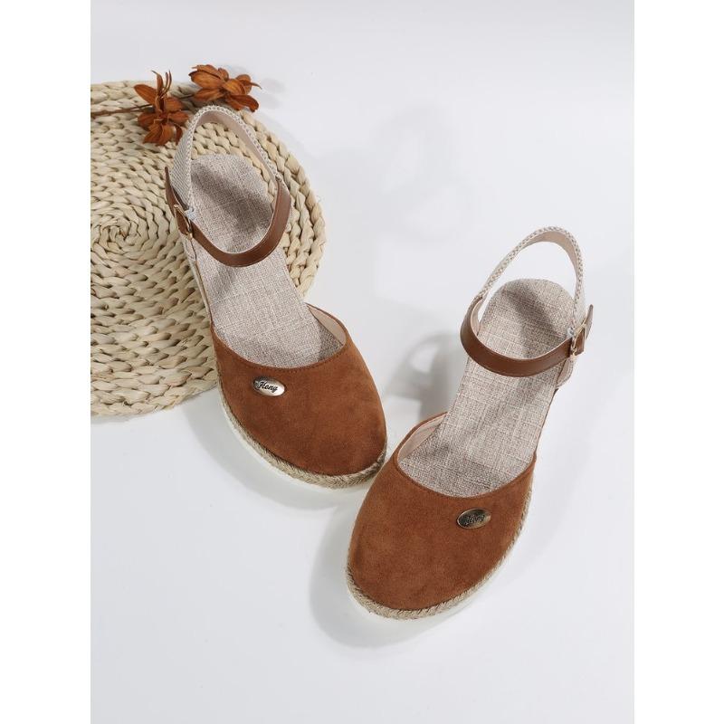 A New Style of Large-sized Women's Shoes with A One-shoulder Wedge Heel and A Fashionable Flip-top
