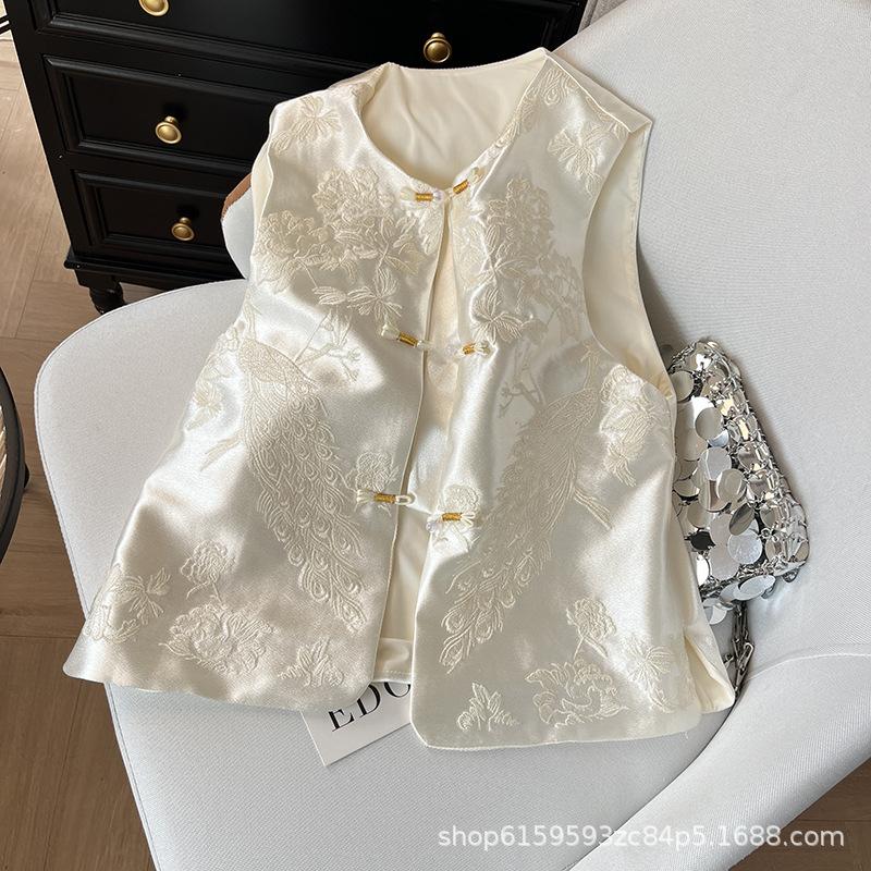 

2025 new retro improved embroidery loose button round neck vest top for women M [Recommended below 50kg]