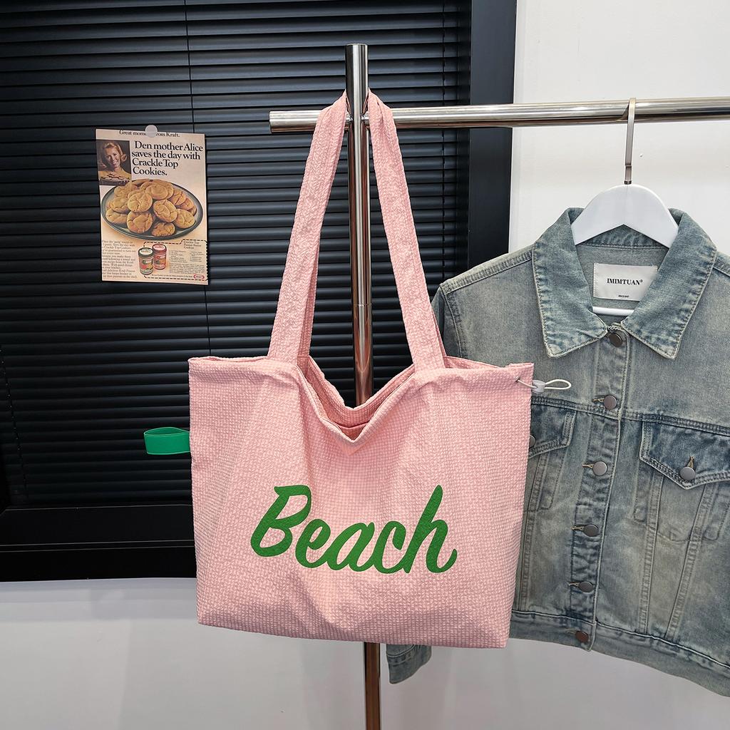 Korean version of the new letter printing casual large-capacity tote bag, light travel versatile lazy wind shoulder stray bag