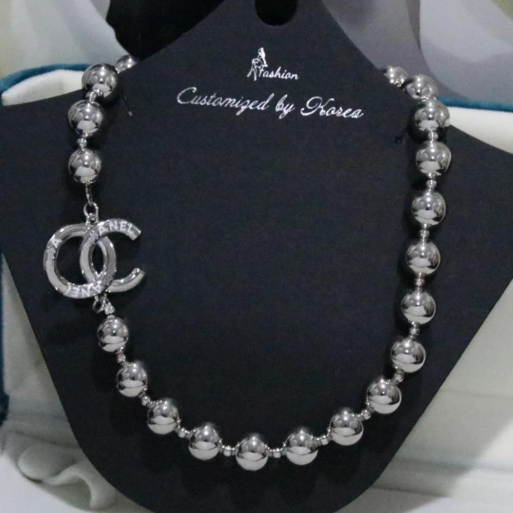 

Новый оригинальный дизайн Серебряный гладкий круглый шар Простой, роскошный, модный и универсальный белый