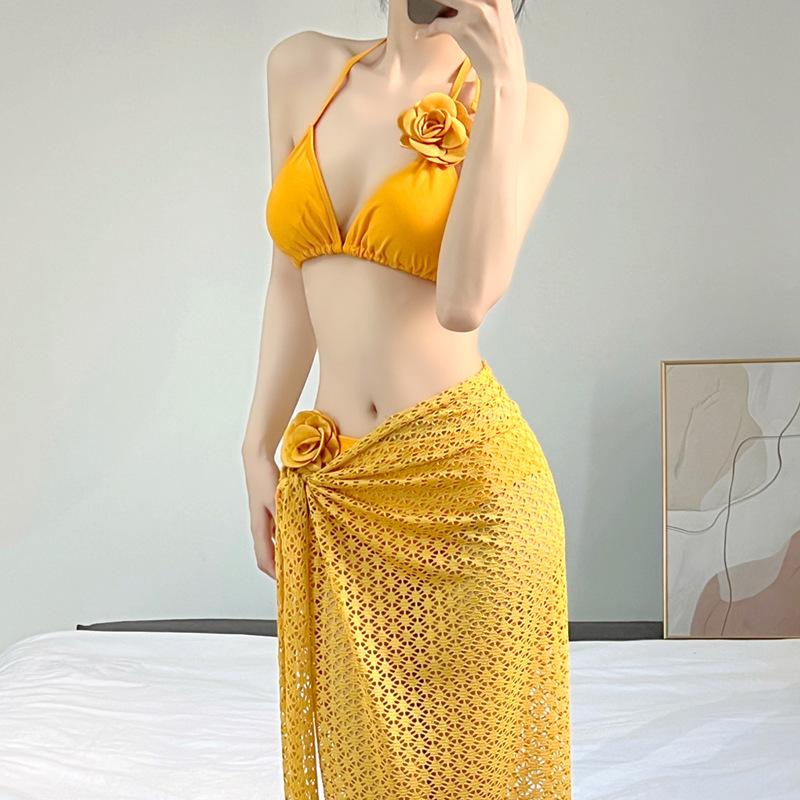 Premium Thai Ginger Yellow Floral Three-Piece Bikini Set for a Slimming and Sexy Island Vacation
