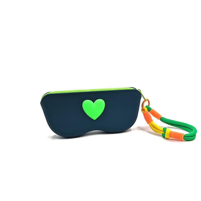 

New Heart-Shaped Silicone Eyeglass Storage Bag Fashionable Travel Portable Sunglasses Protective Coverstorage Bag Silicone Bag темно-синього кольору
