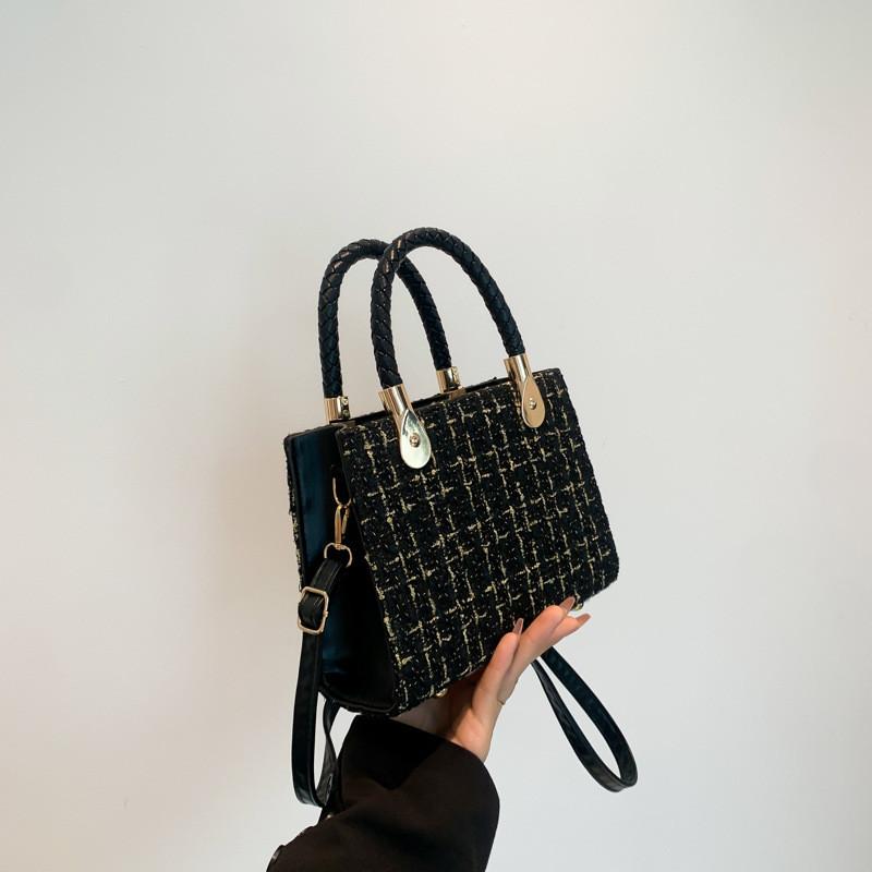 Small Square Bag For Women With Textured And Zipper Closure For Daily Use