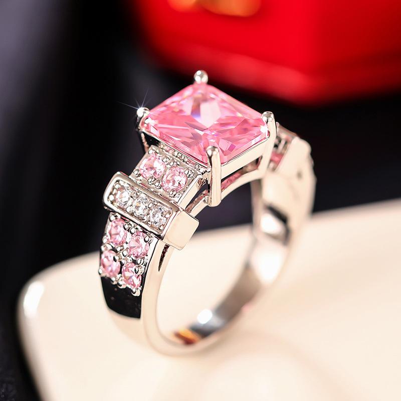 Style Pink Sparkling Zircon Princess Square Engagement Ring for Ladies and Girlfriends Luxury Proposal  Gift Fashion Jewelry