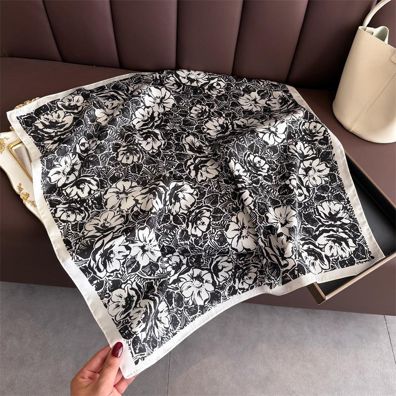 New Summer Sunscreen Print 70cm Square Beach Satin Scarf Casual Elegant Thin Breathable Neck Women Head Wrap Hair Scarves
