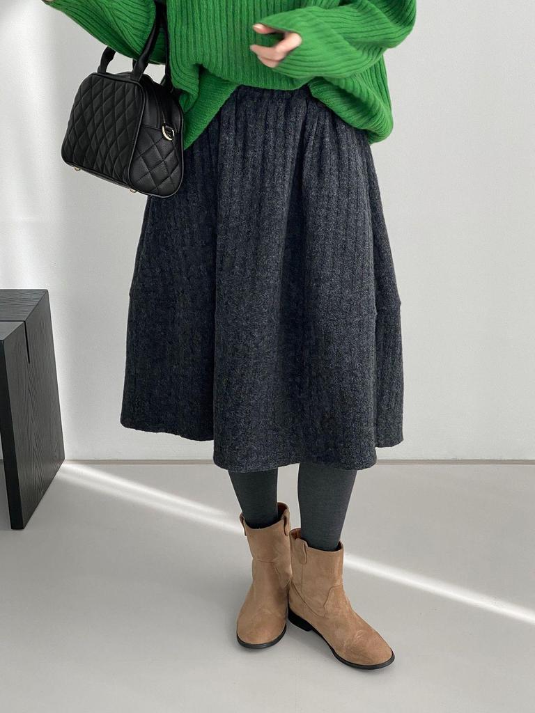 Korean Retro Wool Blend Pleated Midi Skirt for Women - Elastic Waist, Loose Fit, Slimming, Commuter Style