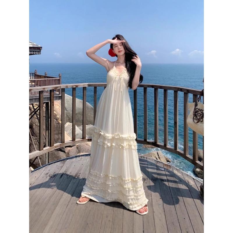 Seaside Beach Temperament Dress Suspender Vacation Dress Beige Sexy Halter Fairy Summer Mopping Feeling